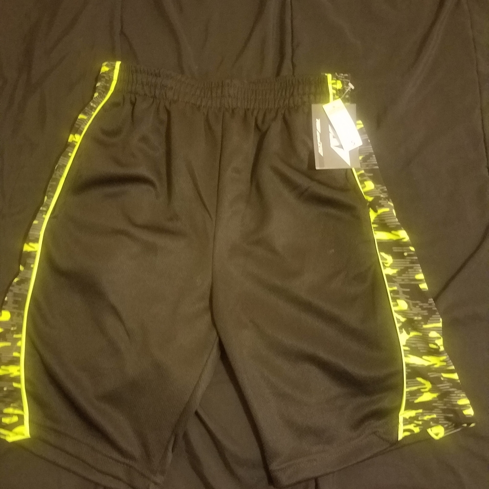 Boys Shorts NWT Size L